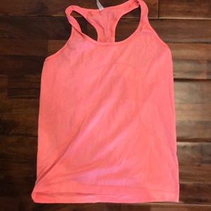 Lululemon tank